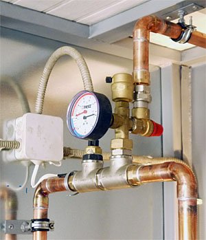 Монтаж воздухоотводчика